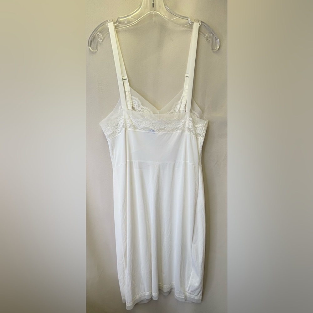 Philmaid Vintage Sheer Slip Dress Beautiful lace detail at the front and hemline - Picture 6 of 12